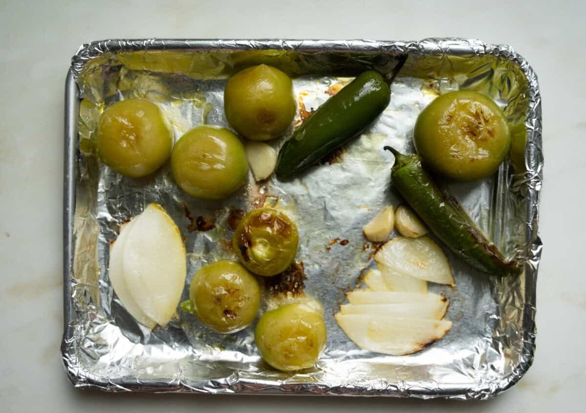 Makes salsa verde.
