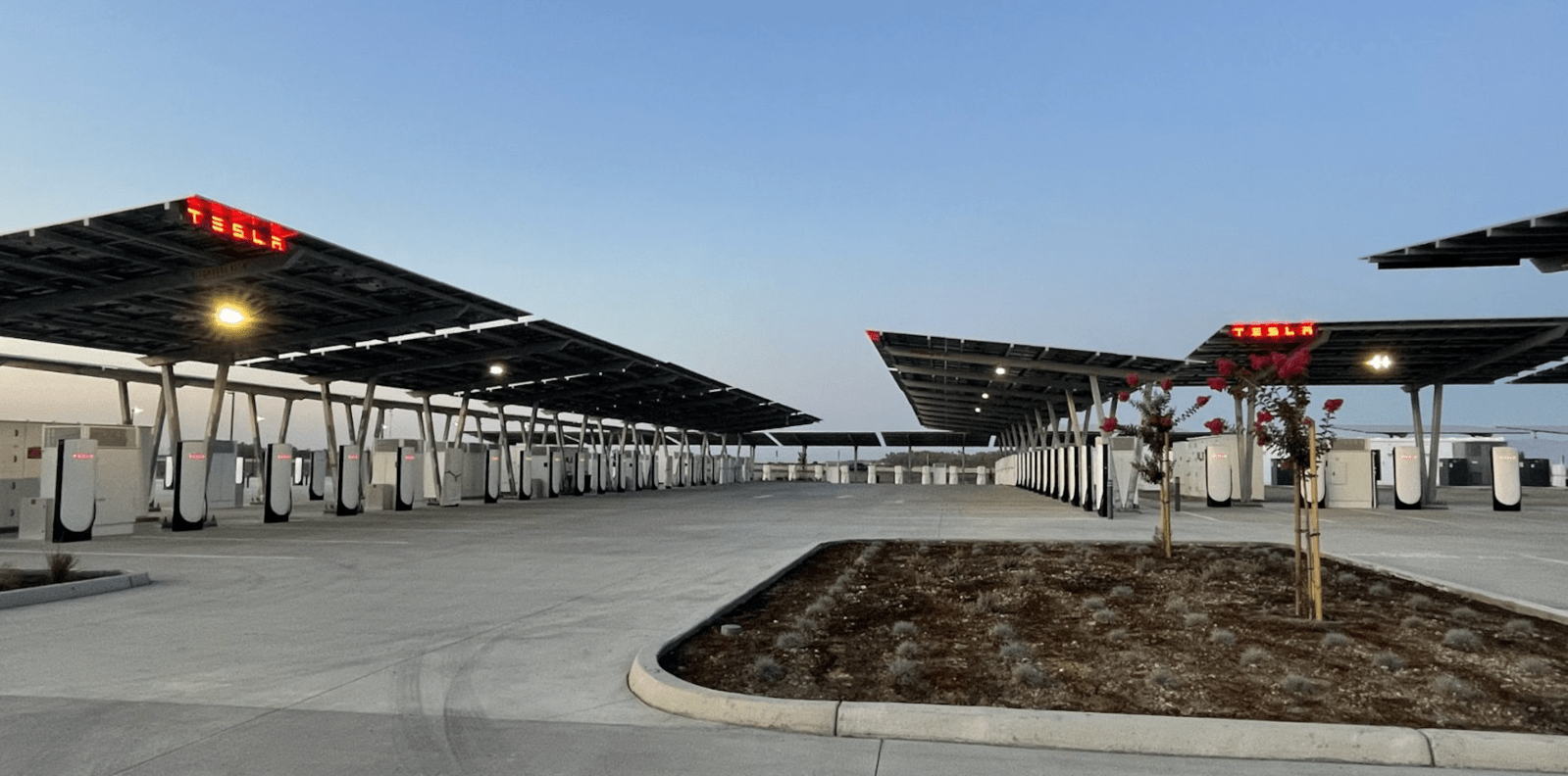 Tesla launches Oasis SuperCharger with Solar Farm and Off-Grid Batteries