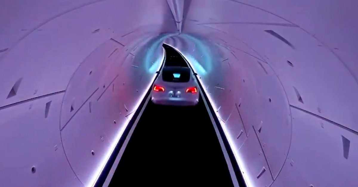 Tesla self -driving still doesn't work in Vegas' single lane tunnels but Elon says 50% of us this year